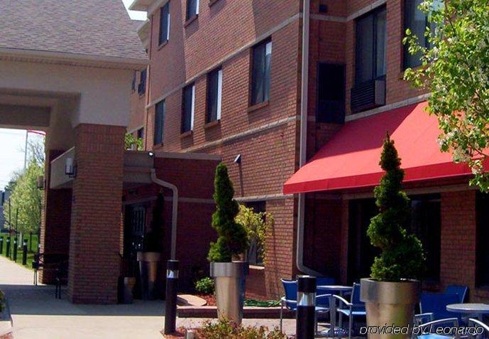 Towneplace Suites Detroit Warren Eksteriør billede
