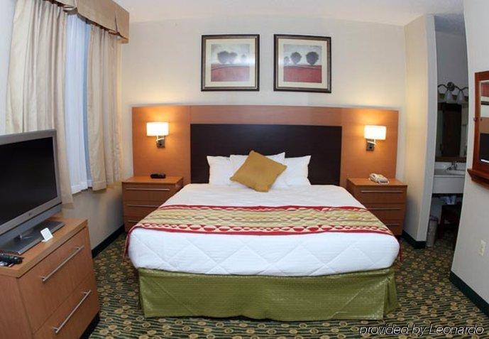 Towneplace Suites Detroit Warren Eksteriør billede