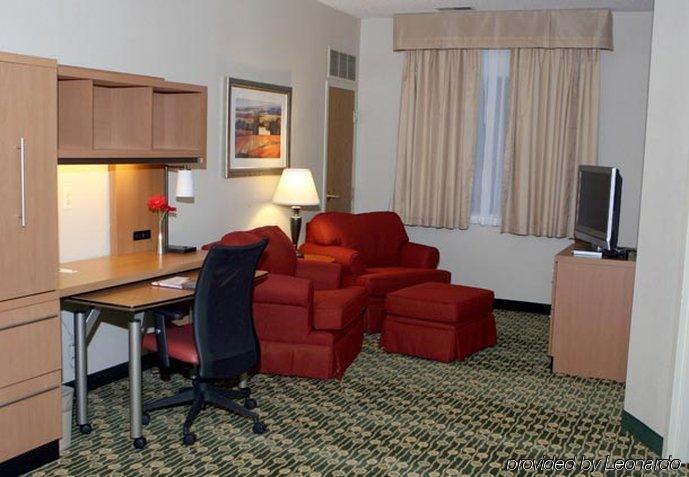 Towneplace Suites Detroit Warren Eksteriør billede
