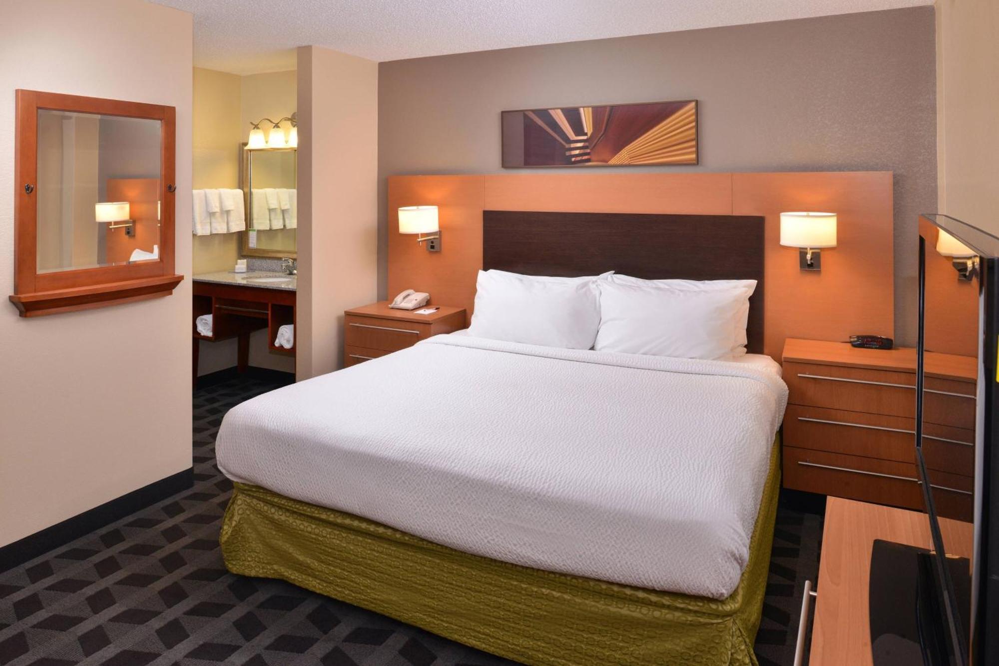Towneplace Suites Detroit Warren Eksteriør billede