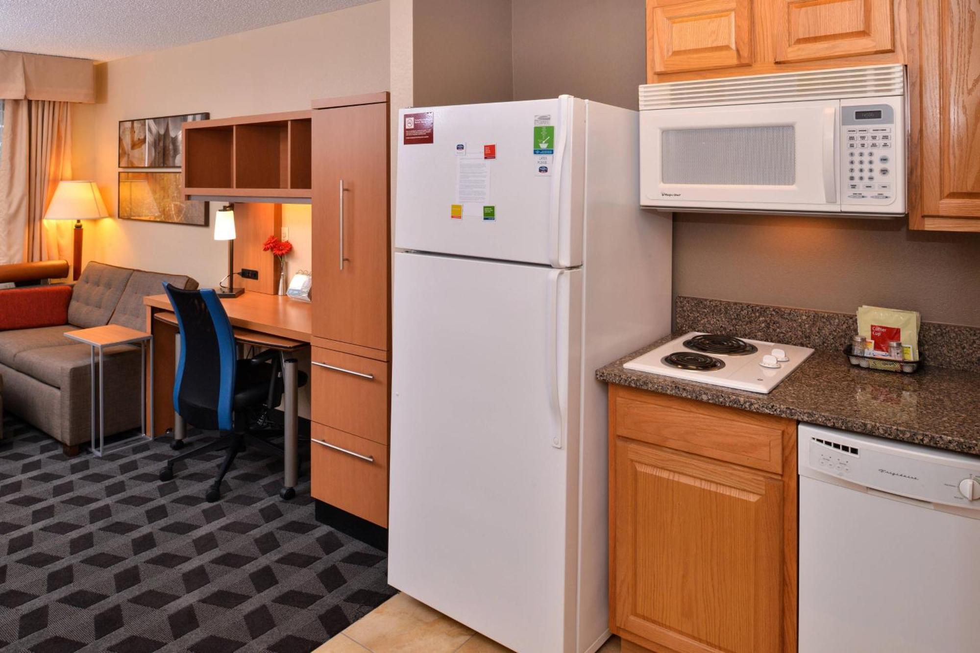 Towneplace Suites Detroit Warren Eksteriør billede