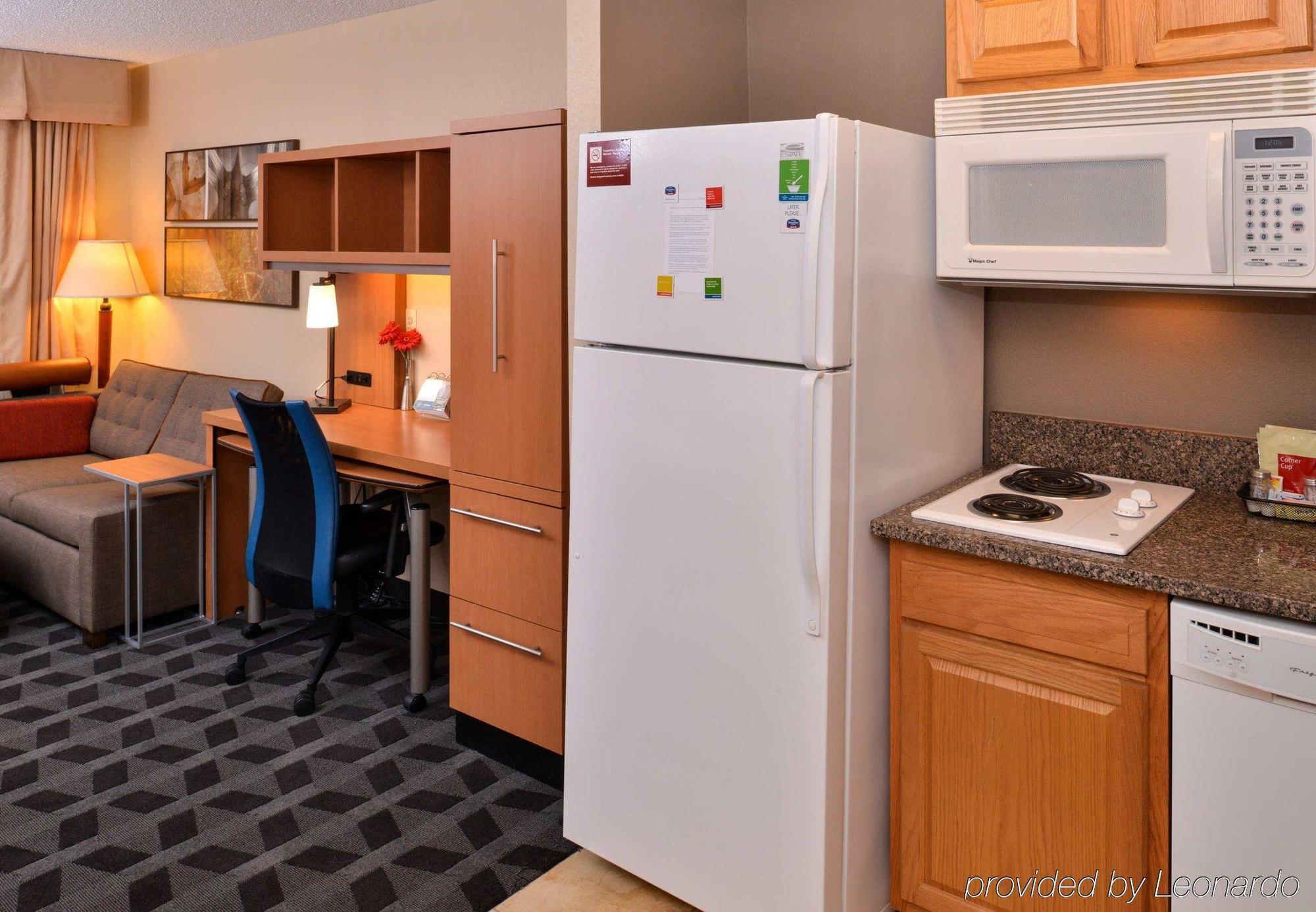 Towneplace Suites Detroit Warren Eksteriør billede