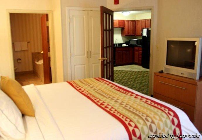 Towneplace Suites Detroit Warren Eksteriør billede